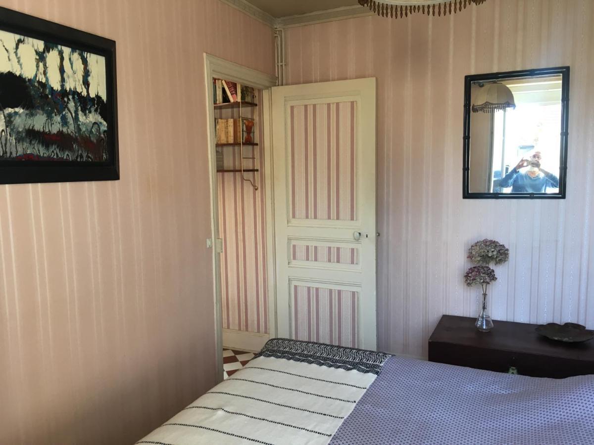Le Refuge Private Entrance 2/4 Pers Dans Maison 17Eme Siecle.Parking. Calme Autreches Exterior foto